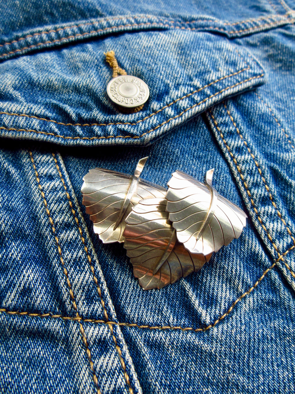 1948 Vintage Stigbert Three-Leaf Brooch in Sterling Silver – 2 inch