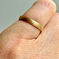 1987 Vintage Diamond Pattern 18k Gold Band - Size 6.5