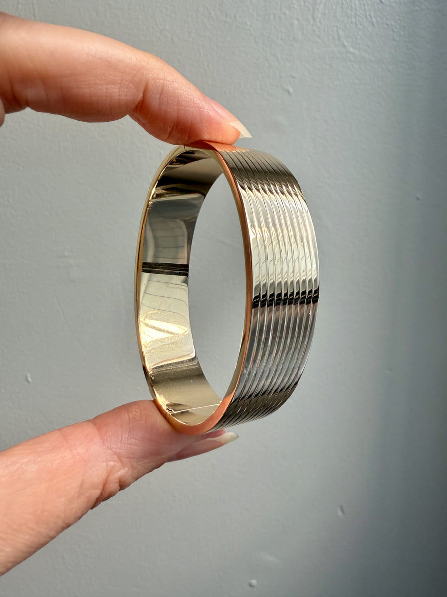 Unique! Architectural Wide 14k Gold Hinged Bangle with Linear Grooves - 6.9 inch oval interior circumference
