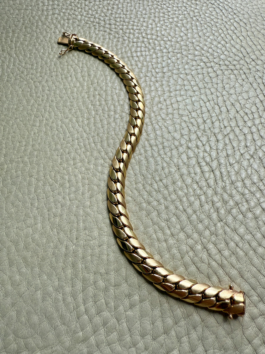 Impeccable! Vintage European 14k gold Tight Curb Bracelet with Alternating Link Texture - 7.7 inch length