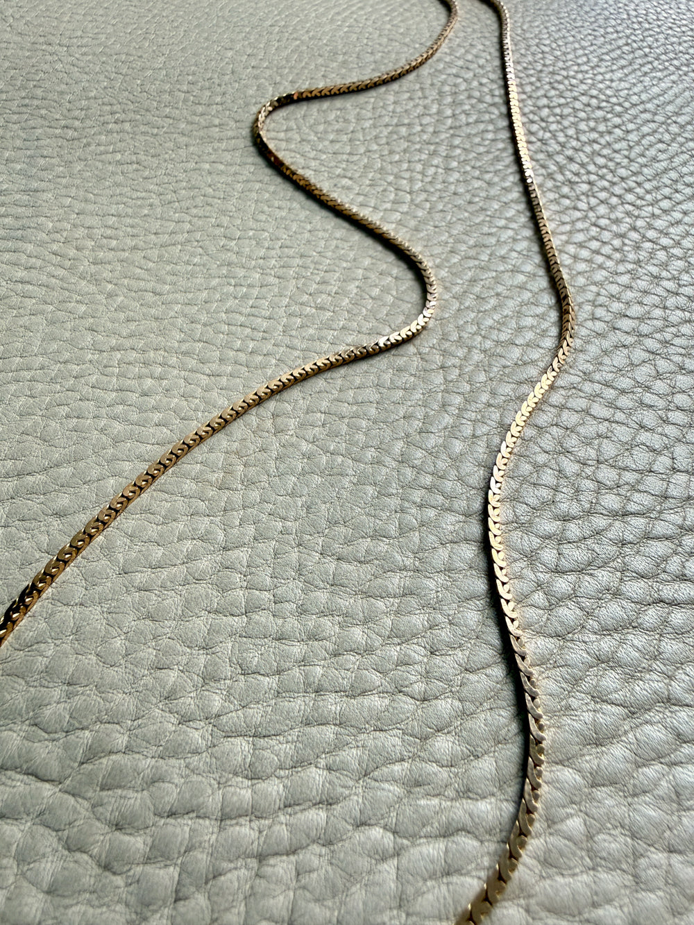 Peace Dove Link - Vintage 18k Gold Necklace - 24 inch length