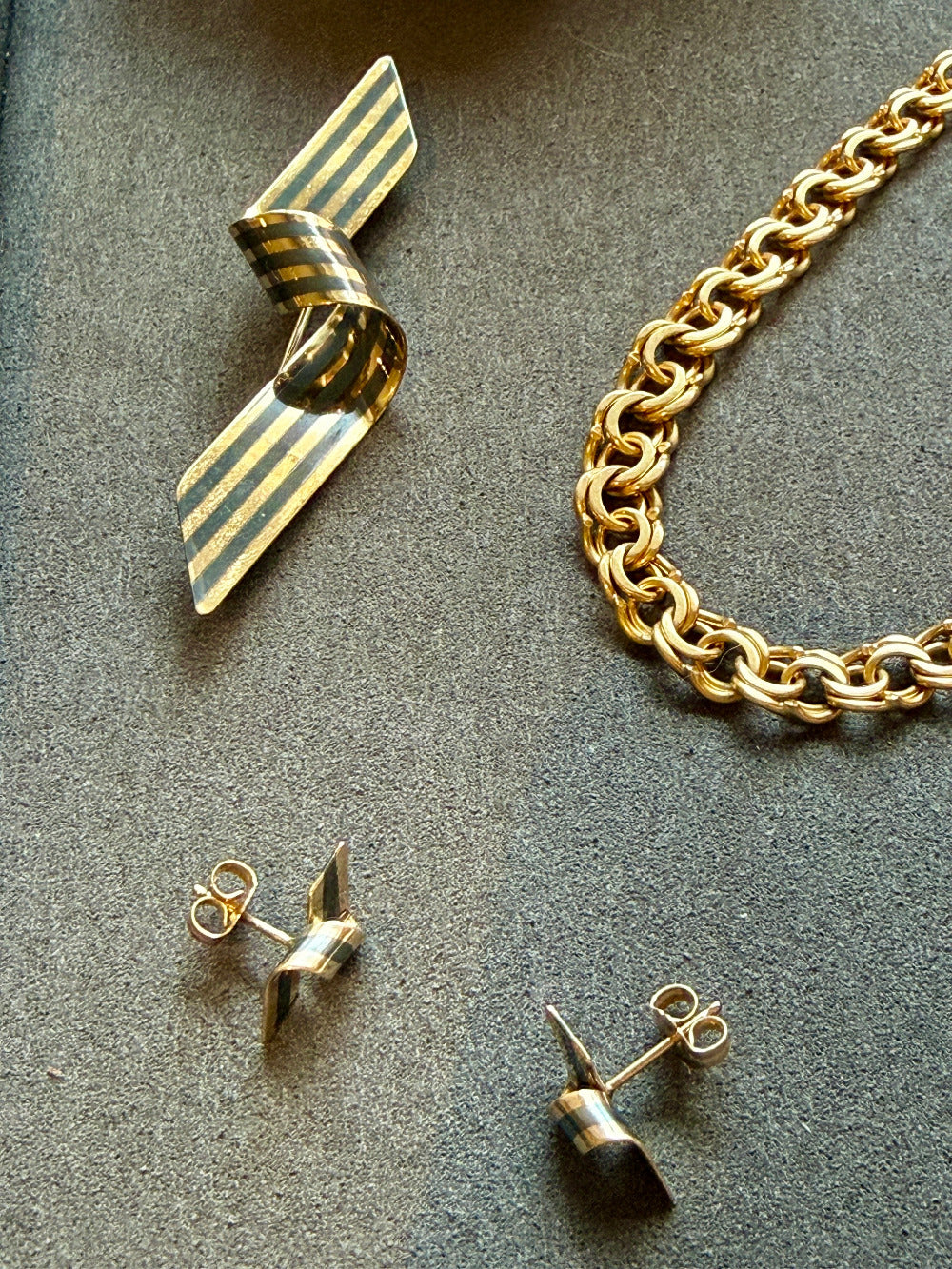 Vintage Curled Striped Ribbon Earrings 14k Gold & Silver – Paul Morelli