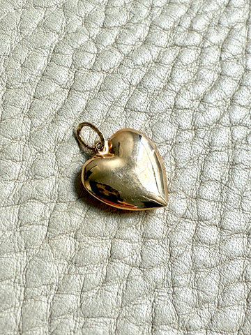 18k gold vintage charm or pendant - Puffy Heart 13.3mm width