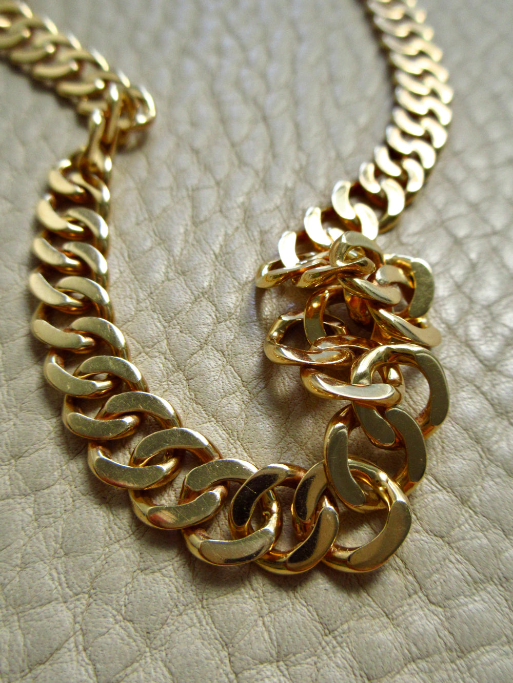 1978 Swedish Vintage 39g Tapered Curb Link Necklace 18k Gold – 19.5 Inch Length