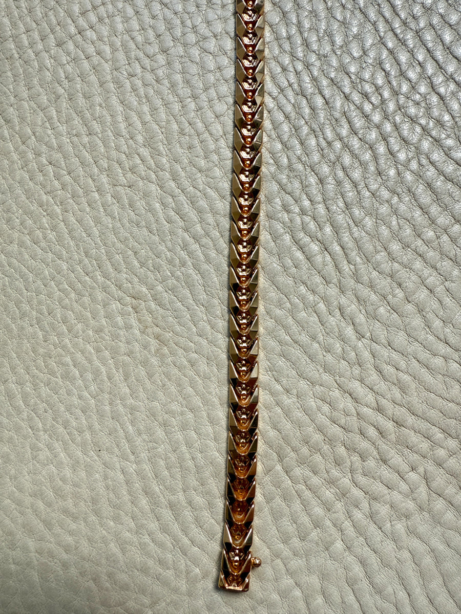 Chevron Dimensional Link Bracelet in 18k Gold - Vintage 1970s era - 7.3 inch length