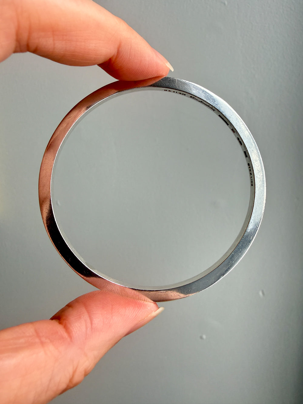 1965 Signed Solid Silver Circular Bangle, 31 grams - 7.8 inch interior circumference