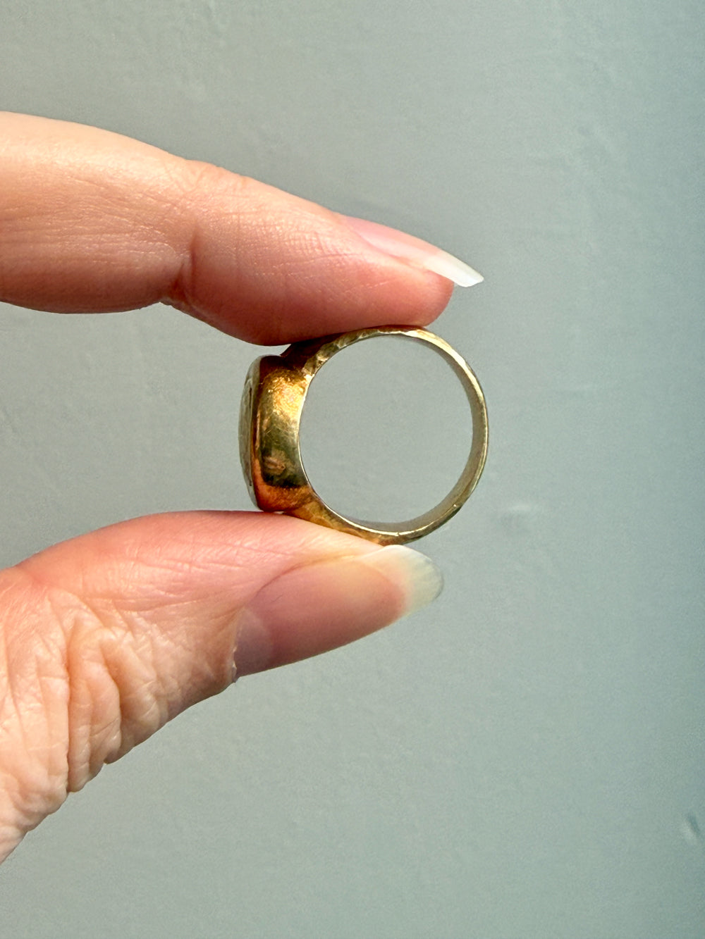 Unique! 18k Gold Vintage Signed Hammer Finish Signet Ring - Size 6.75-7