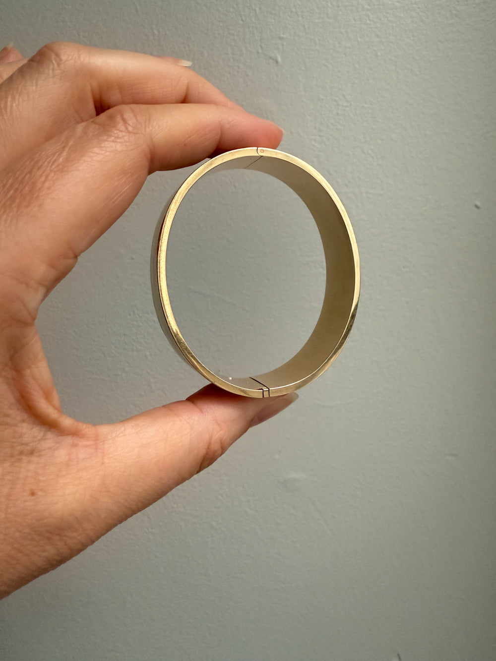 Unique! Architectural Wide 14k Gold Hinged Bangle with Linear Grooves - 6.9 inch oval interior circumference