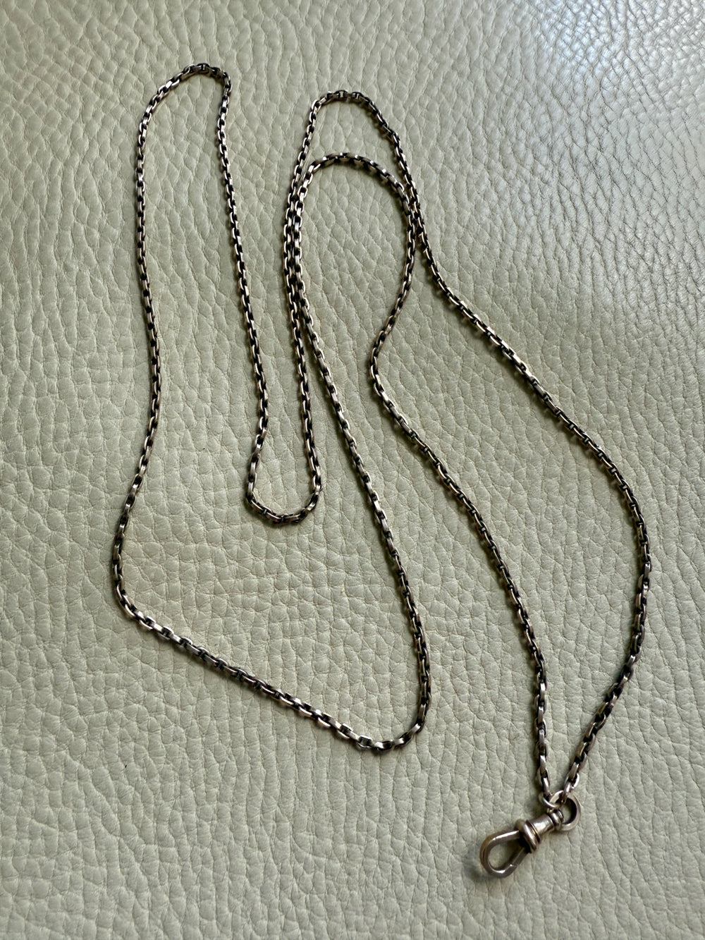 REDUCED! Antique Longuard Oval Belcher Chain in Pale Yellow 7k gold - 20 inch necklace length