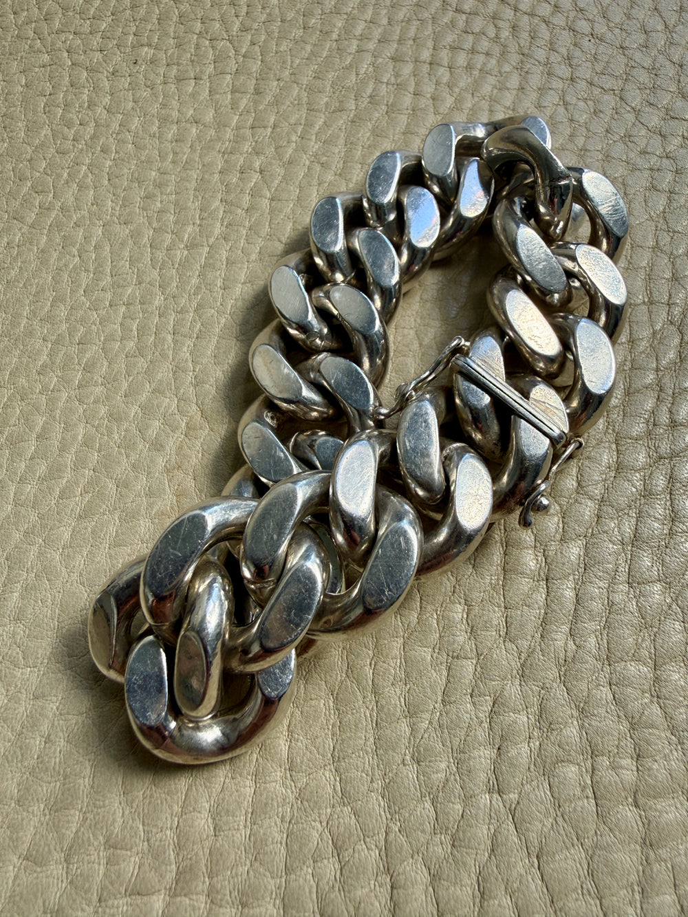 CHONK! 1976 SOLID Weighty 160 gram! Silver Curb Link Bracelet - 6.75 inch interior circumference