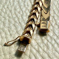 Chevron Dimensional Link Bracelet in 18k Gold - Vintage Midcentury era - 7.3 inch length