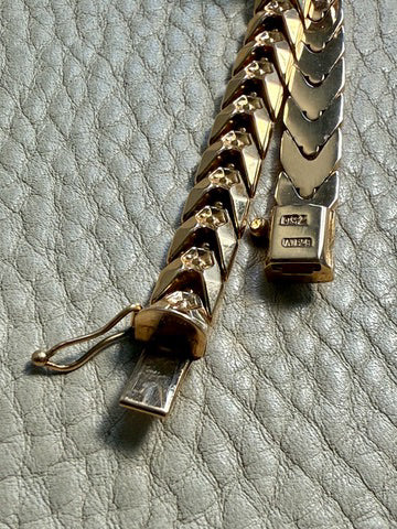 Chevron Dimensional Link Bracelet in 18k Gold - Vintage 1970s era - 7.3 inch length