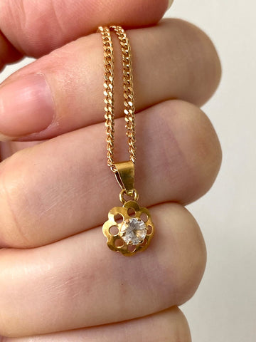 Midcentury era 18k gold eight petal flower with quartz - pendant or charm