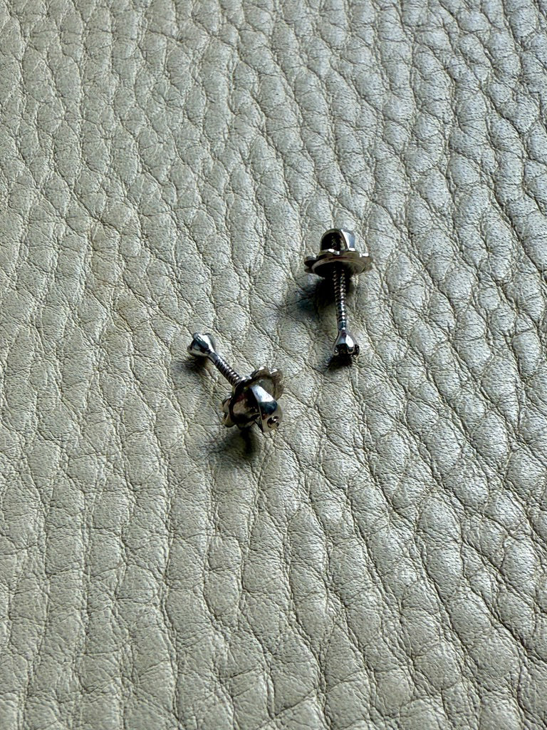 Vintage Italian 18k white gold diamond stud earrings with screwbacks