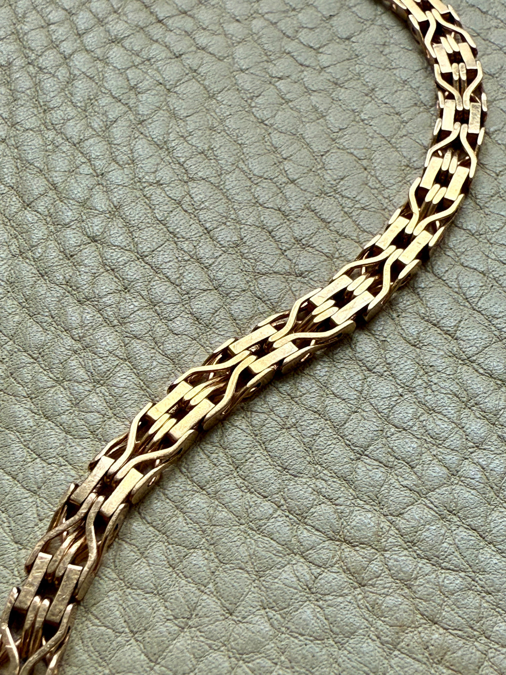 Slinky 18k Gold Vintage Bernhard Hertz Wishbone Link Bracelet - 7.5 inch length