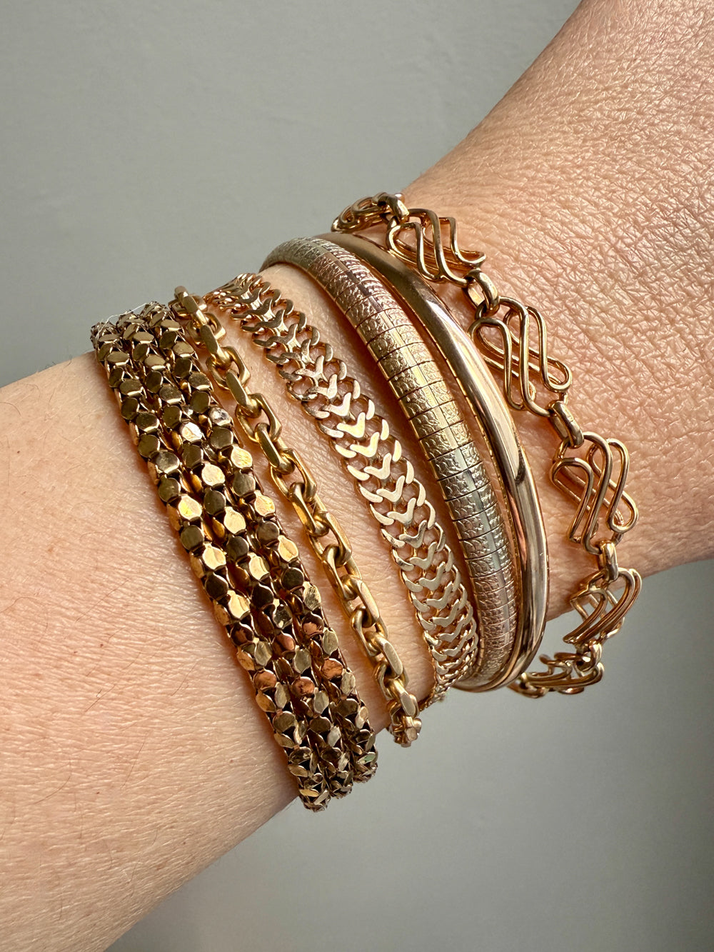 1946 Handmade Cursive Link Bracelet in 18k Gold - Stockholm, Sweden - 7.5 inch length