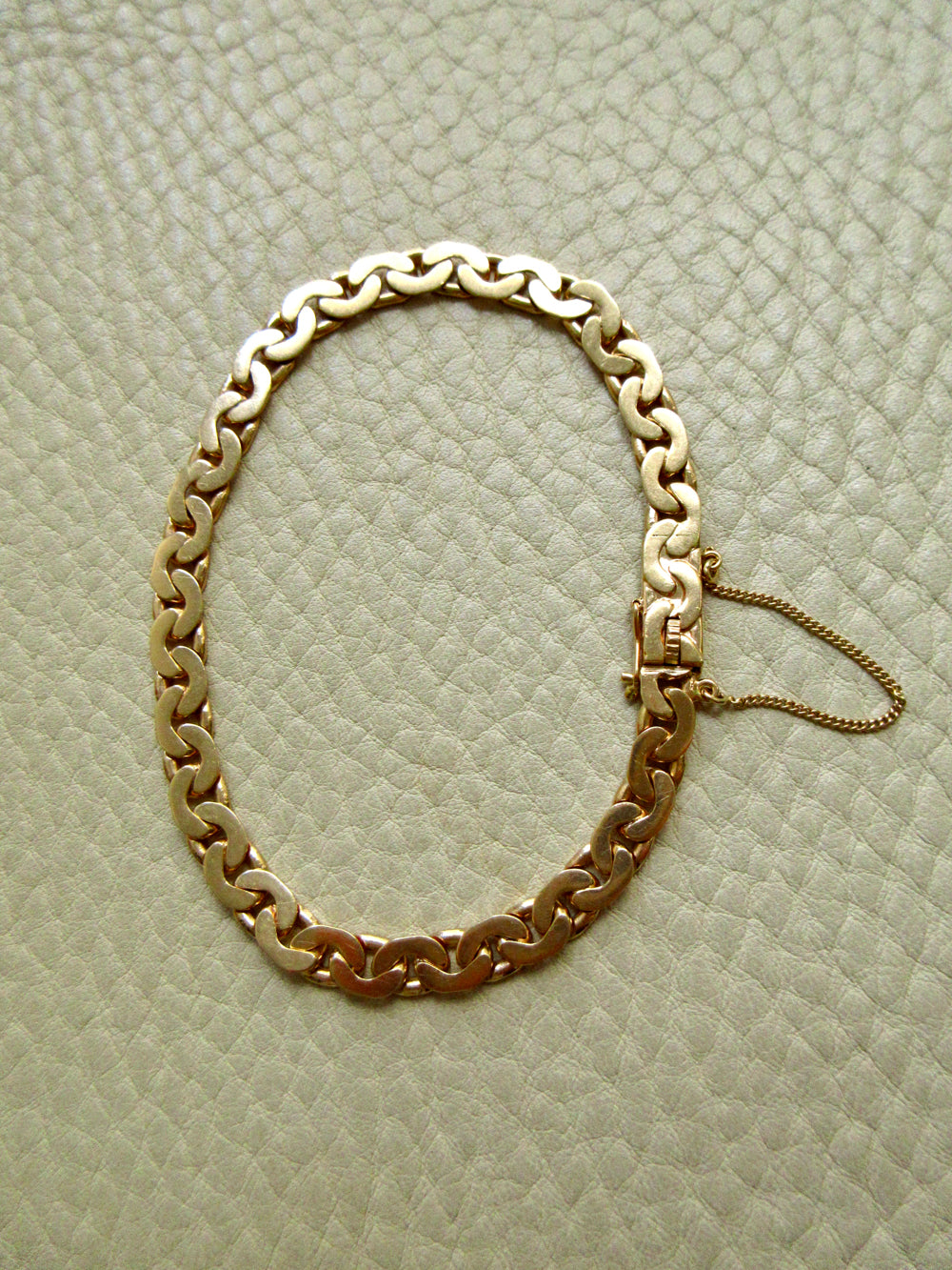 Exquisite 1940 Swedish Vintage Virola Link Bracelet 18k Gold – 7.5 Inch Length