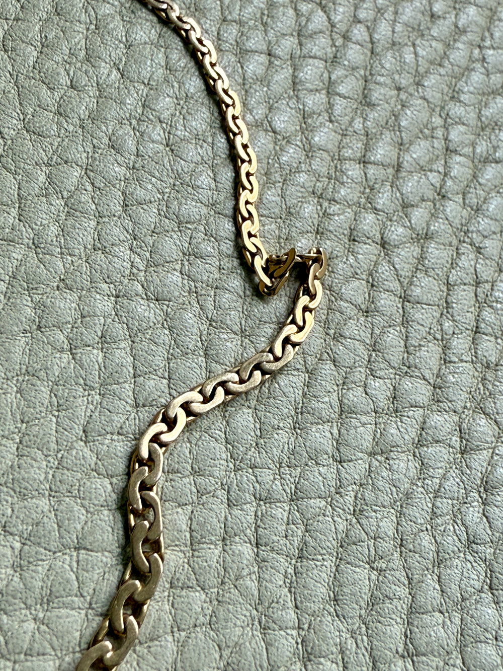 Vintage 18k gold Virola Link Necklace - Graduated width - 17.4 inch length
