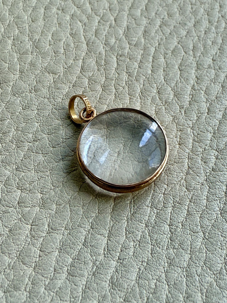 ‘Pool of Light’ Antique Locket in 18k Gold - Victorian era 1830-1854 - Signed pendant