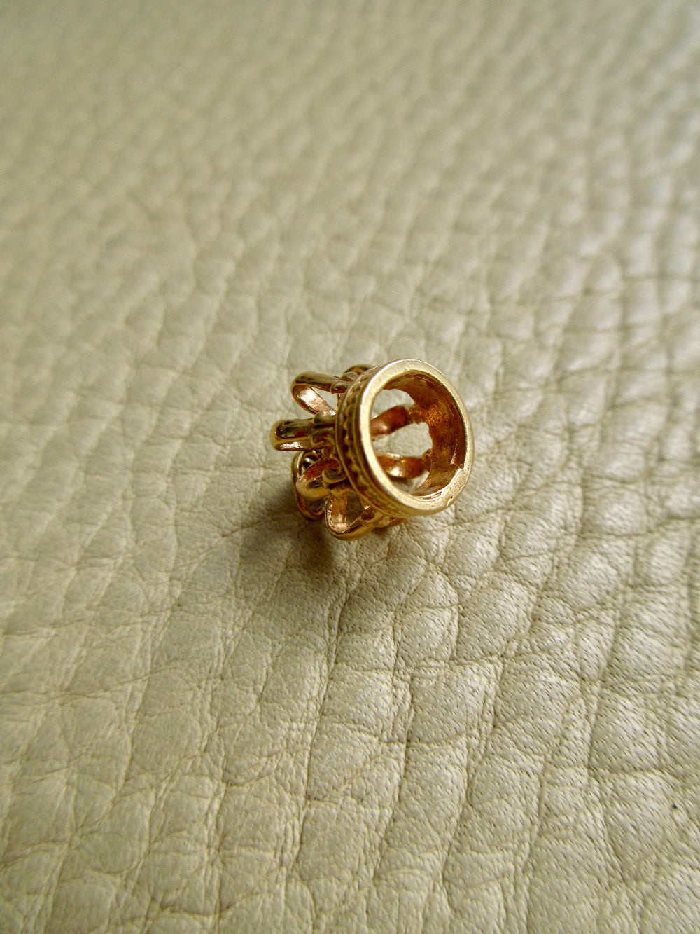 Vintage 14k Gold Crown Charm Pendant– 0.6 inch drop