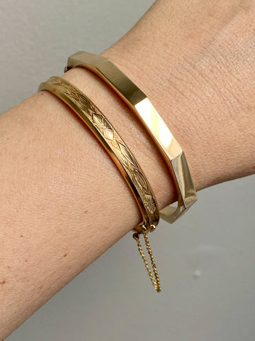 1950 Finnish Hinged Bangle with Botanical Flowers and Leaves Engraved Pattern 14k Yellow Gold - 6.8 inch interior