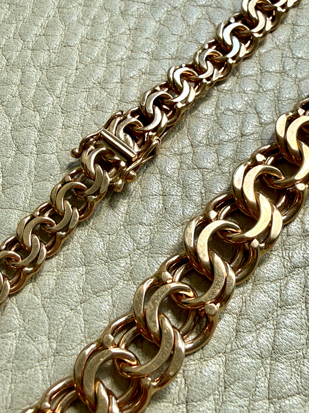 1969 Swedish 18k Gold necklace - 50g Graduated double link chain - 16.6 inch length