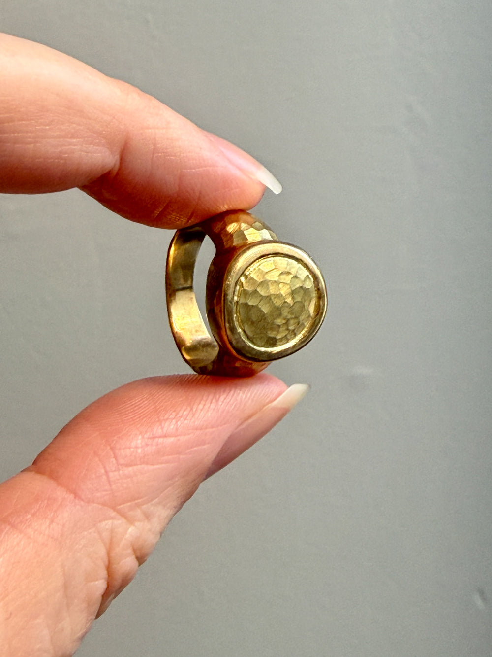 Unique! 18k Gold Vintage Signed Hammer Finish Signet Ring - Size 6.75-7