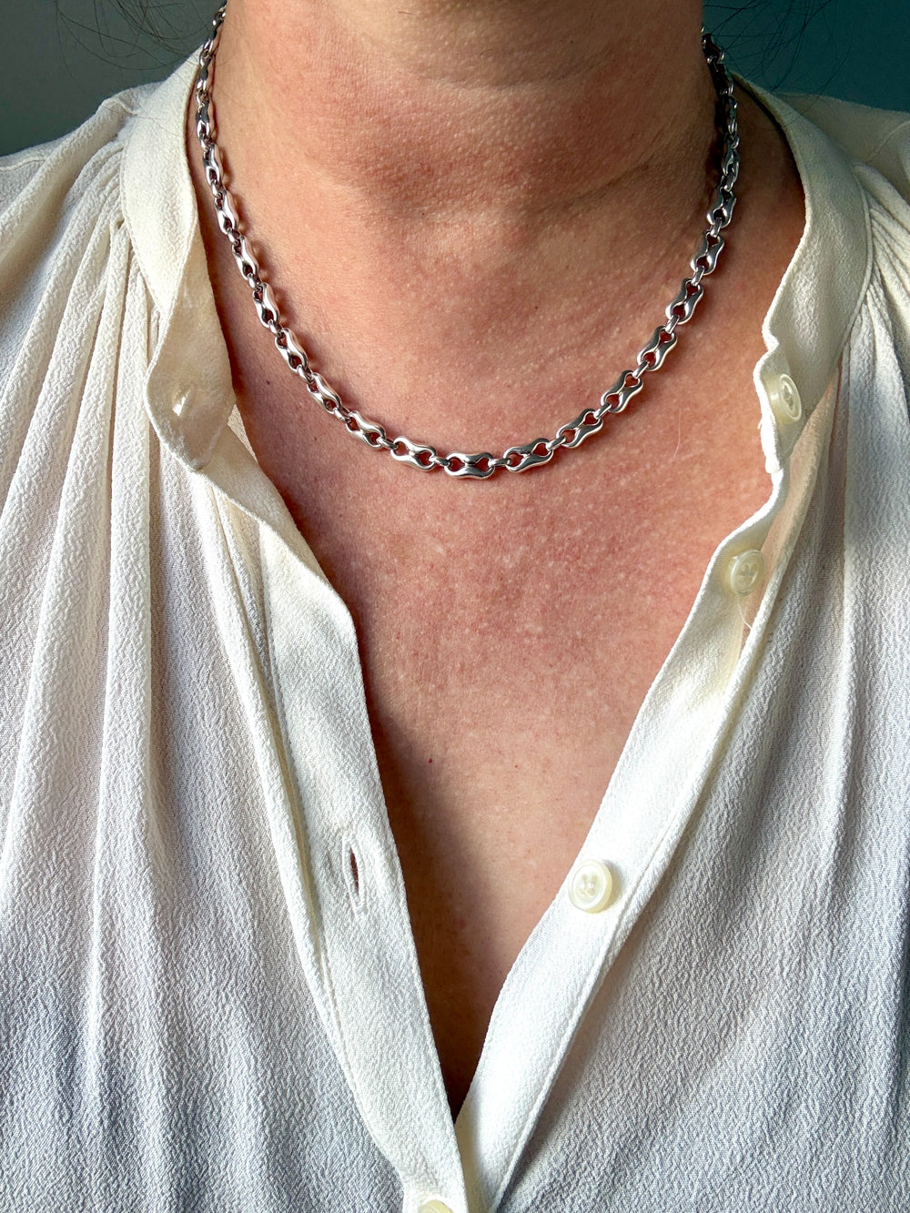 Vintage UK Sterling Silver Puffy Figure-8 Link Necklace 36g – 18 Inch Length