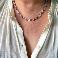 Vintage UK Sterling Silver Puffy Figure-8 Link Necklace 36g – 18 Inch Length