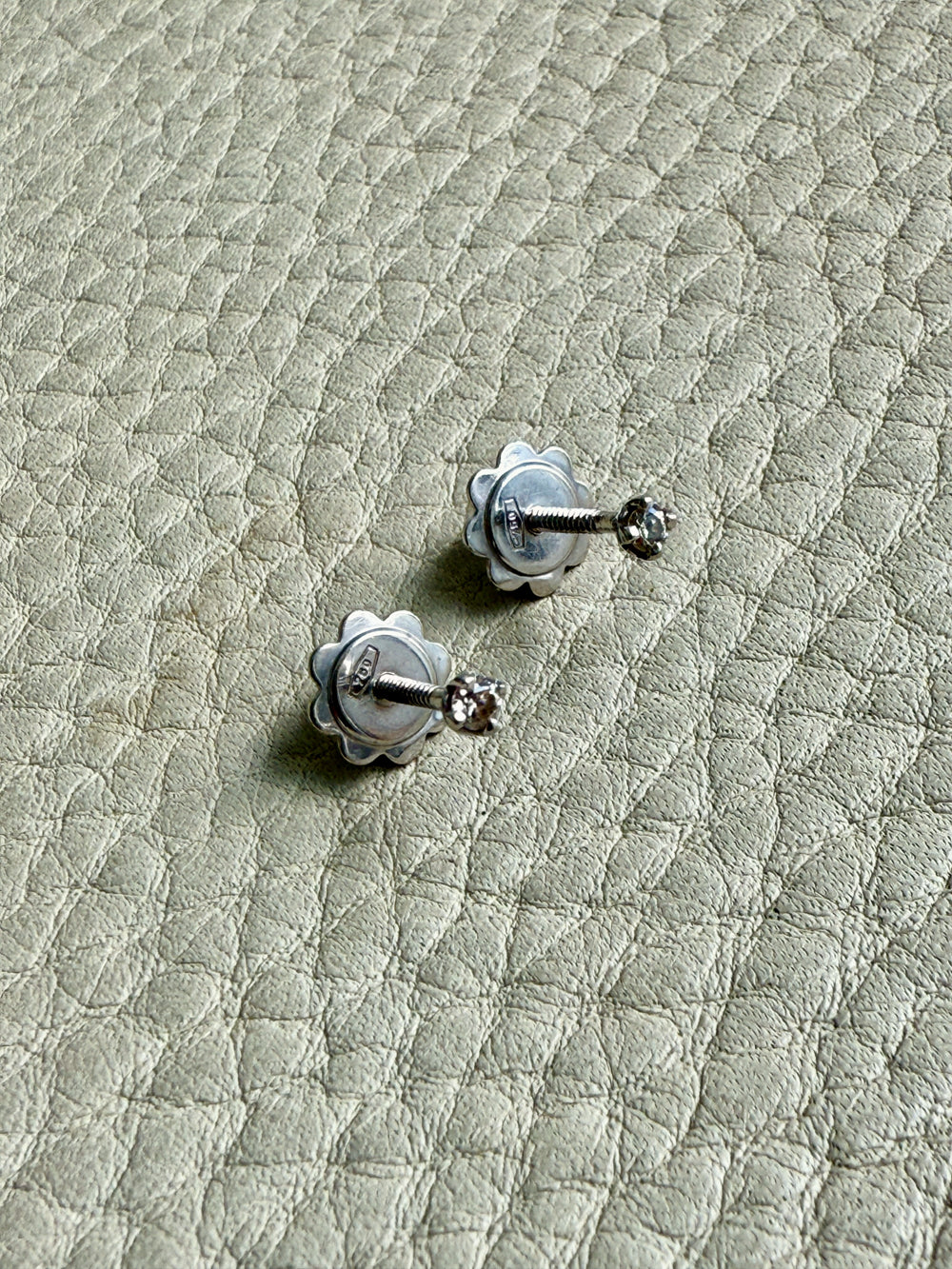 Vintage Italian 18k white gold diamond stud earrings with screwbacks