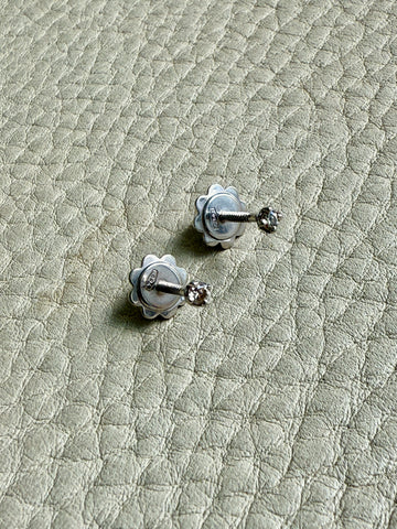 Vintage Italian 18k white gold diamond stud earrings with screwbacks