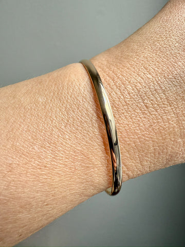 1975 Swedish Vintage 18k Gold Circular Solid Bangle - 7.8 inch interior circumference