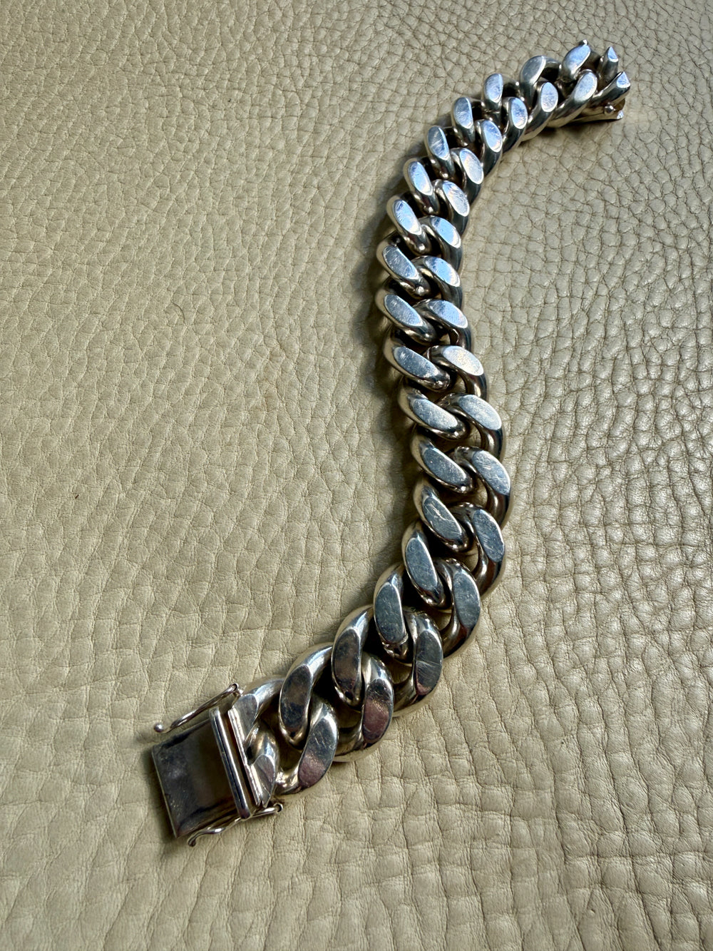 CHONK! 1976 SOLID Weighty 160 gram! Silver Curb Link Bracelet - 6.75 inch interior circumference