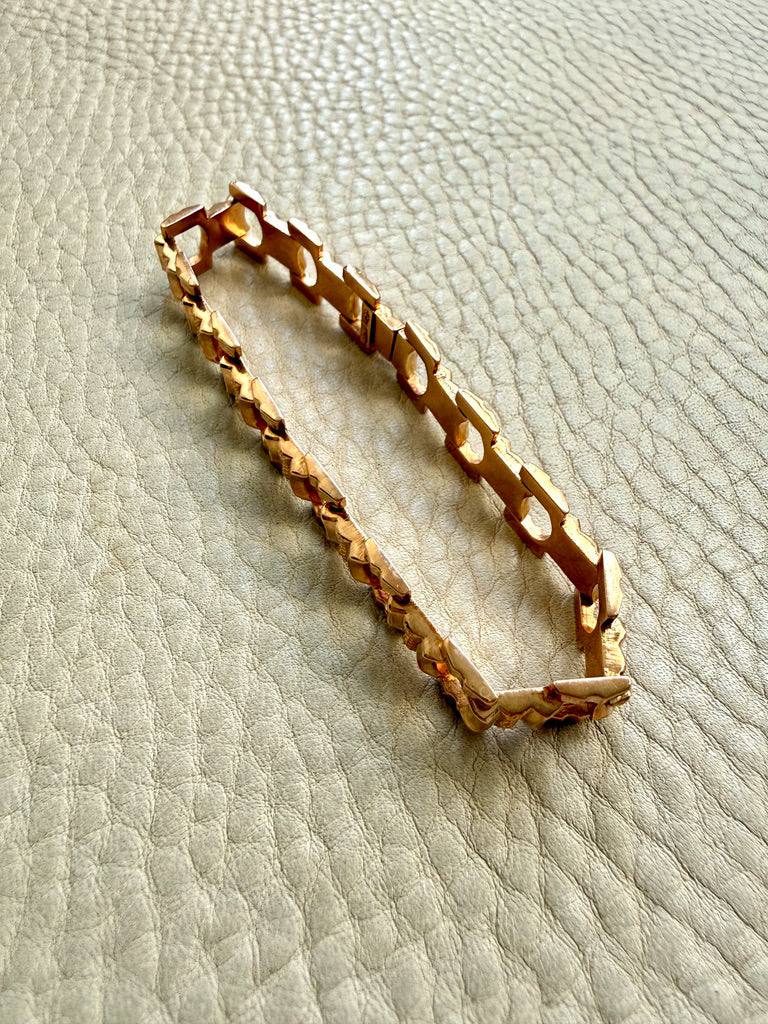 1960s Vintage Italian Dimensional Link Bracelet 18k Gold – 7.25 Inch Length