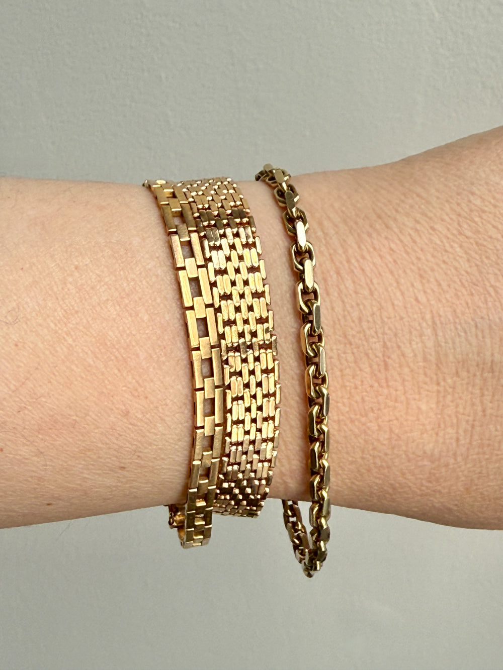 1943 Vintage Silky 18k Gold Wide Link Bracelet with Charm - 6.5 inch length