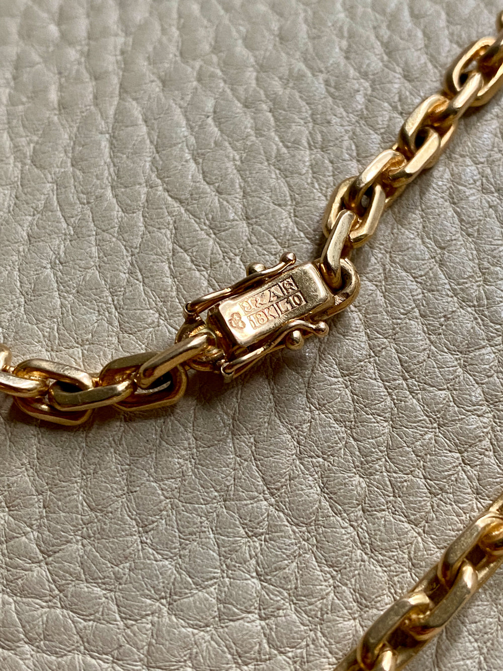 AMAZING 18k gold biker link necklace! - made in Köping, Sweden - 17 inch length