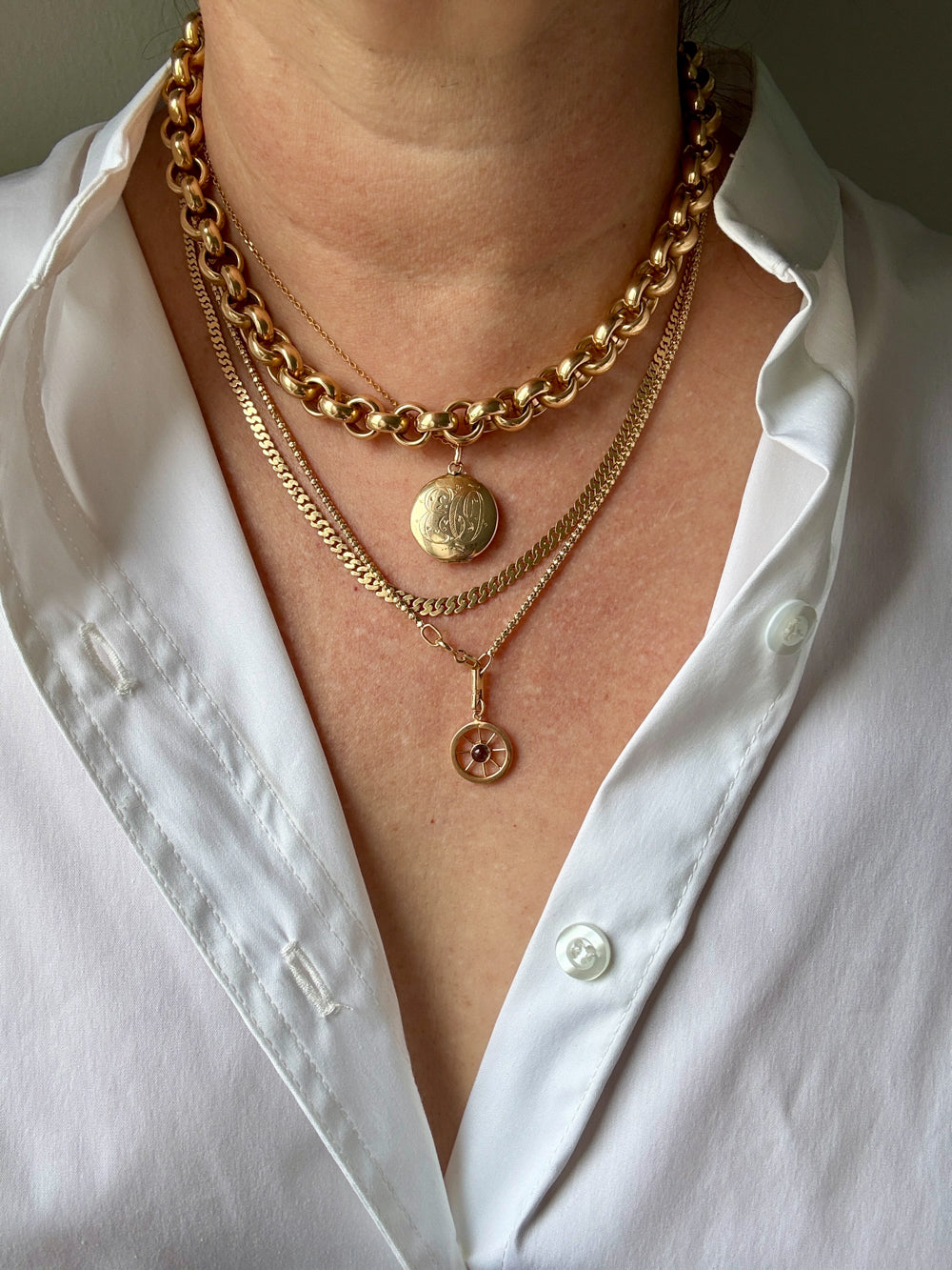 14k Gold Round Honeycomb Link Necklace with Charm Holder– 19.5 Inches