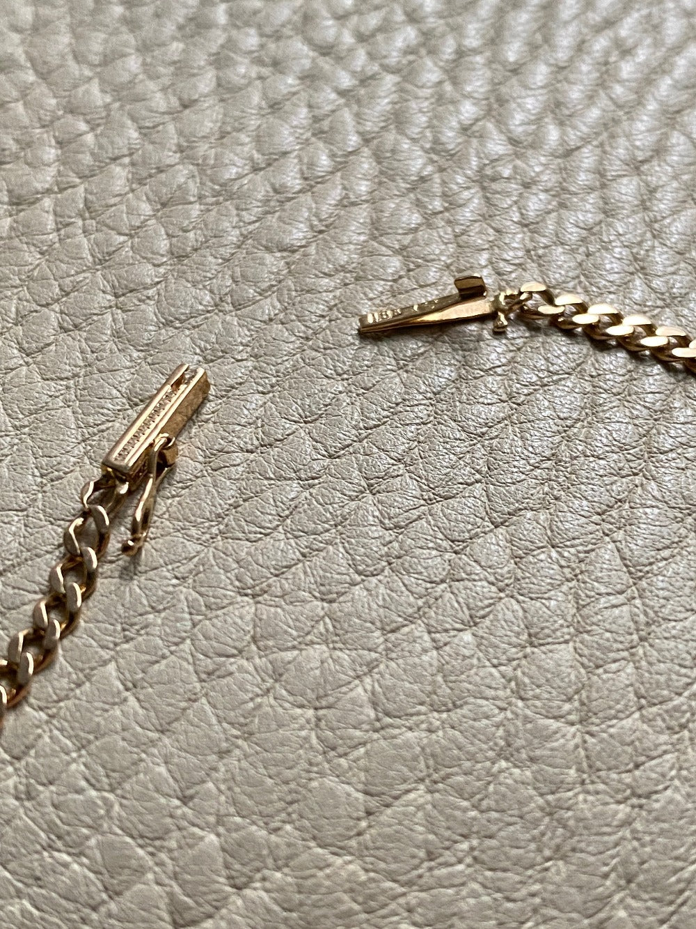 Vintage 18k gold skinny curb bracelet - 8 inch length