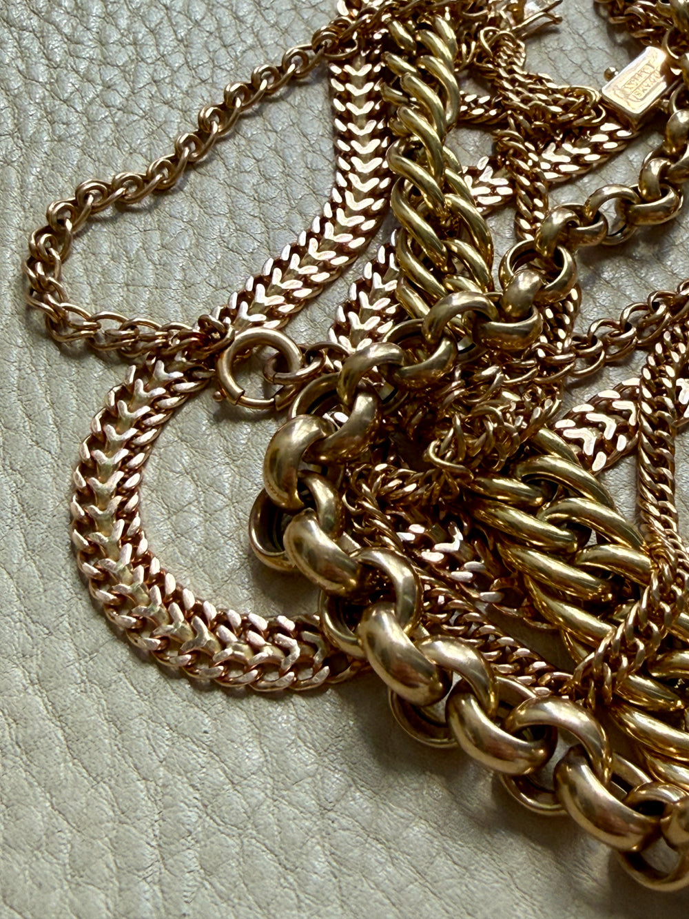 Vintage Swedish Wide Herringbone Link Necklace 18k Gold – 20 Inch Length