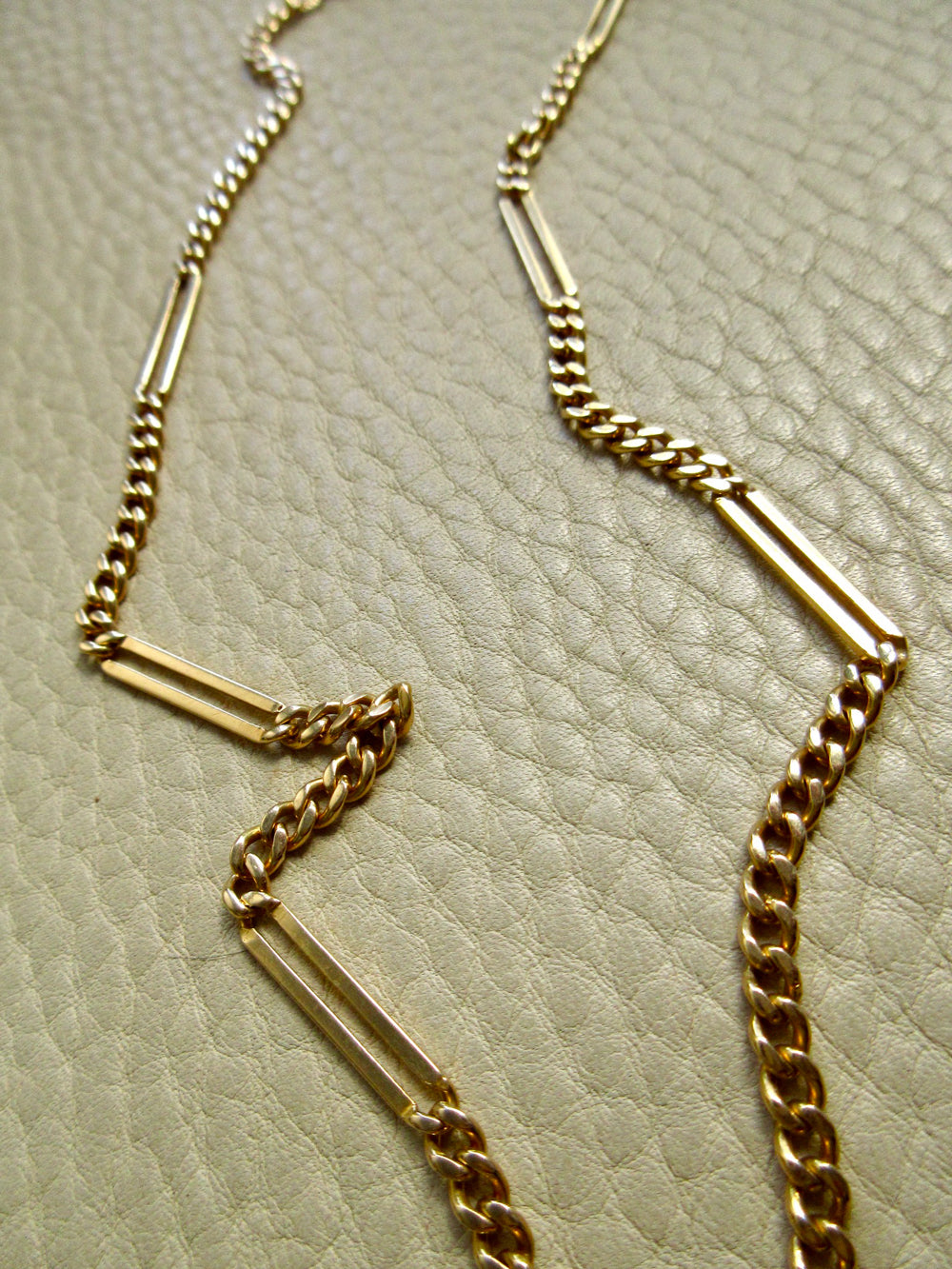 Vintage 18k Yellow Gold Bar and Curb Chain Necklace - 17.5 inch length