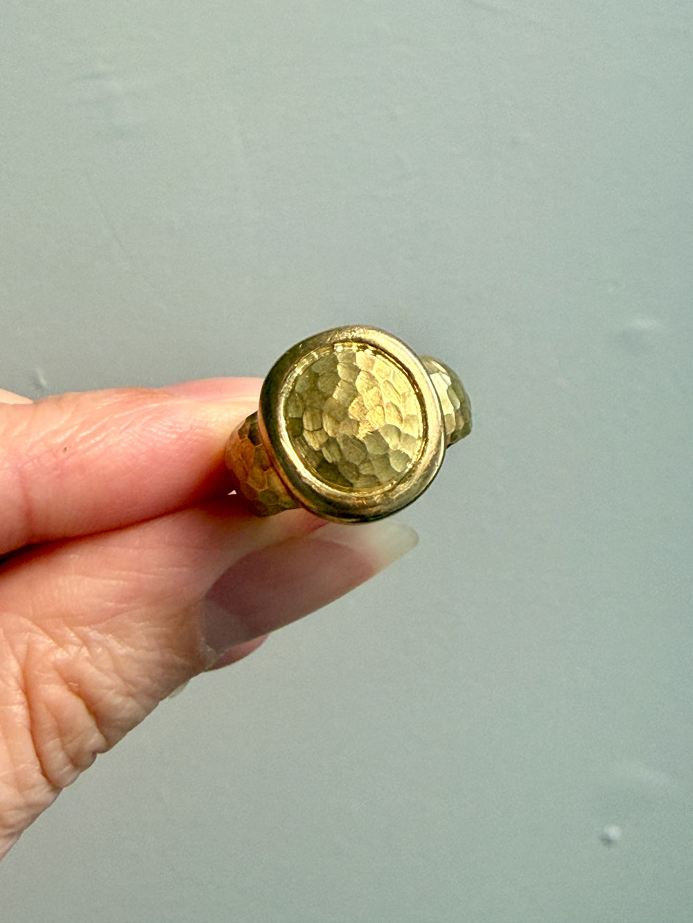 Unique! 18k Gold Vintage Signed Hammer Finish Signet Ring - Size 6.75-7