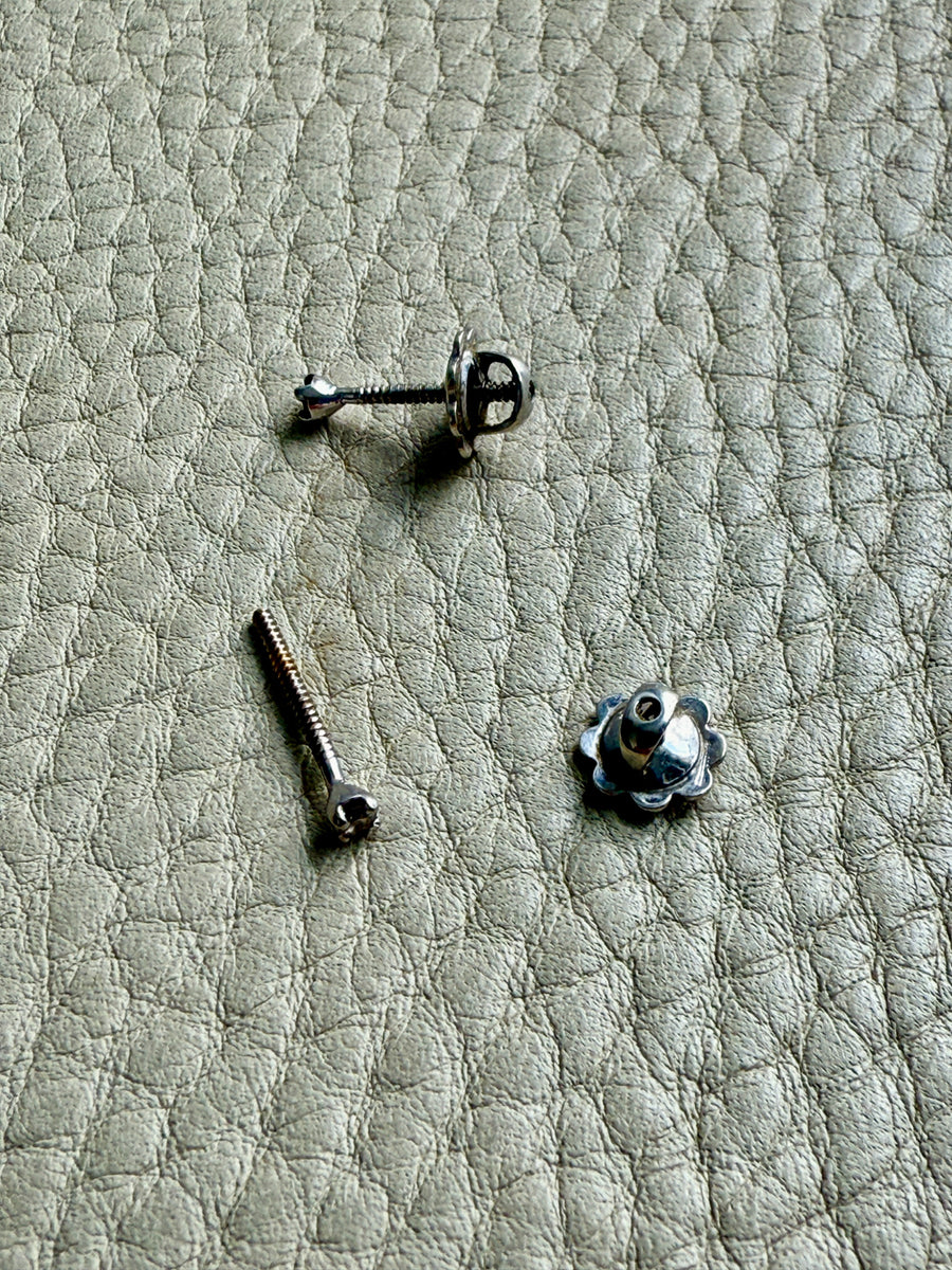 Vintage Italian 18k white gold diamond stud earrings with screwbacks