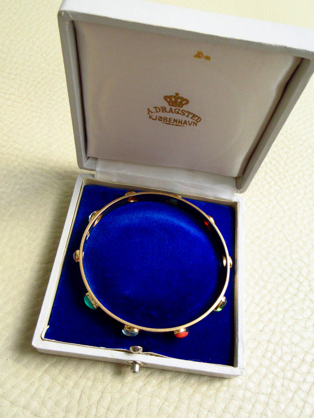 Mid-Century Danish Rainbow Teardrop Gemstone Bangle Bracelet 18k Gold – 7.6 Inch Circumference