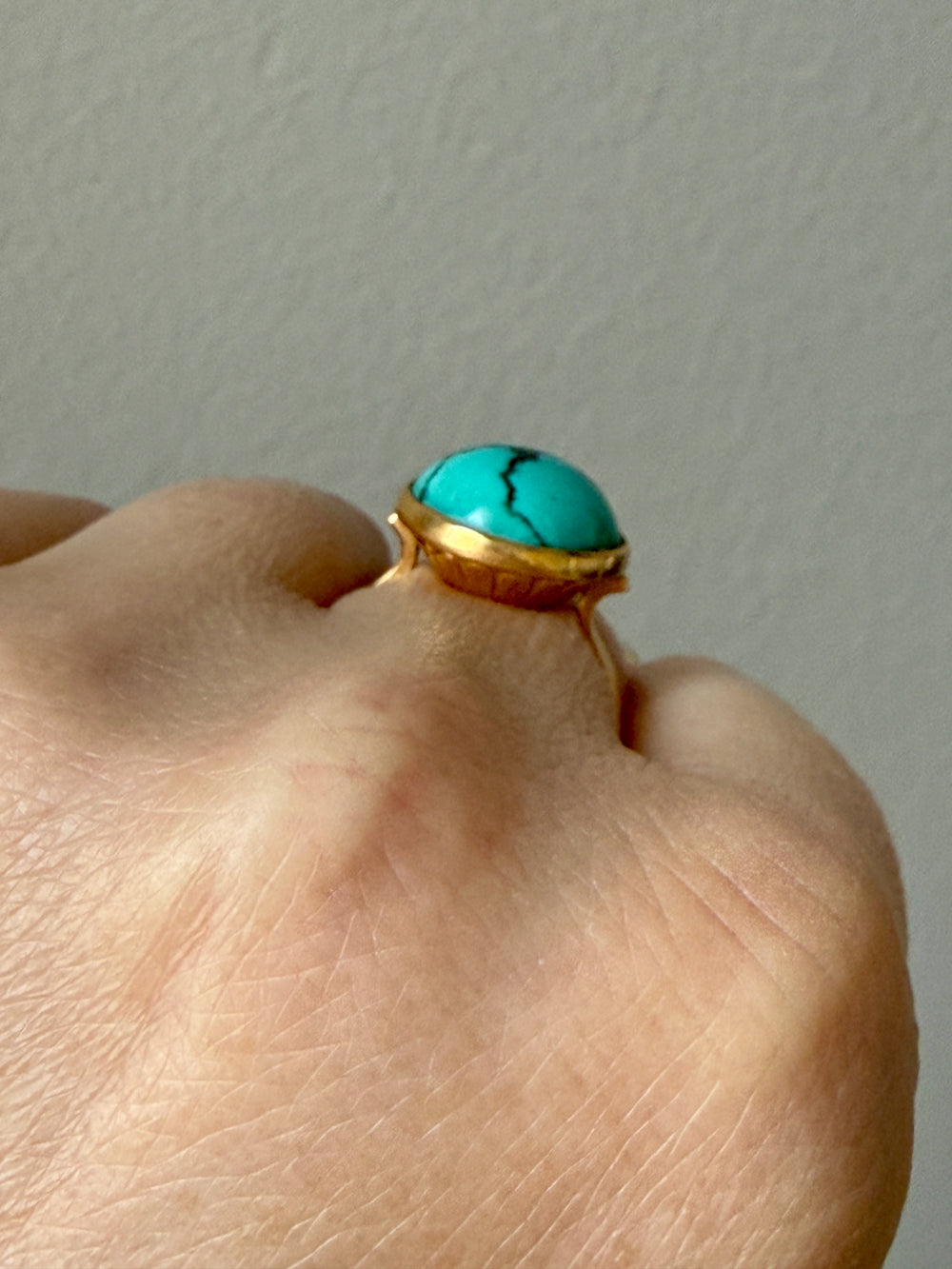 1966 Vintage Swedish 18k Gold Turquoise Cabochon Ring – Size 8