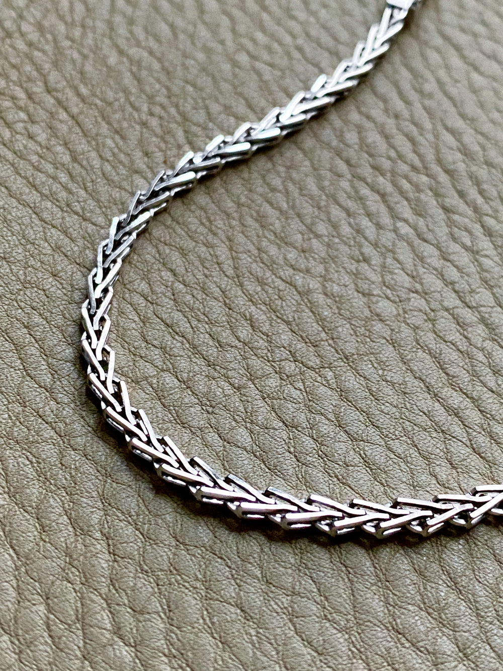 Vintage Italian 18k White Gold V-Link Necklace - 17 inch length