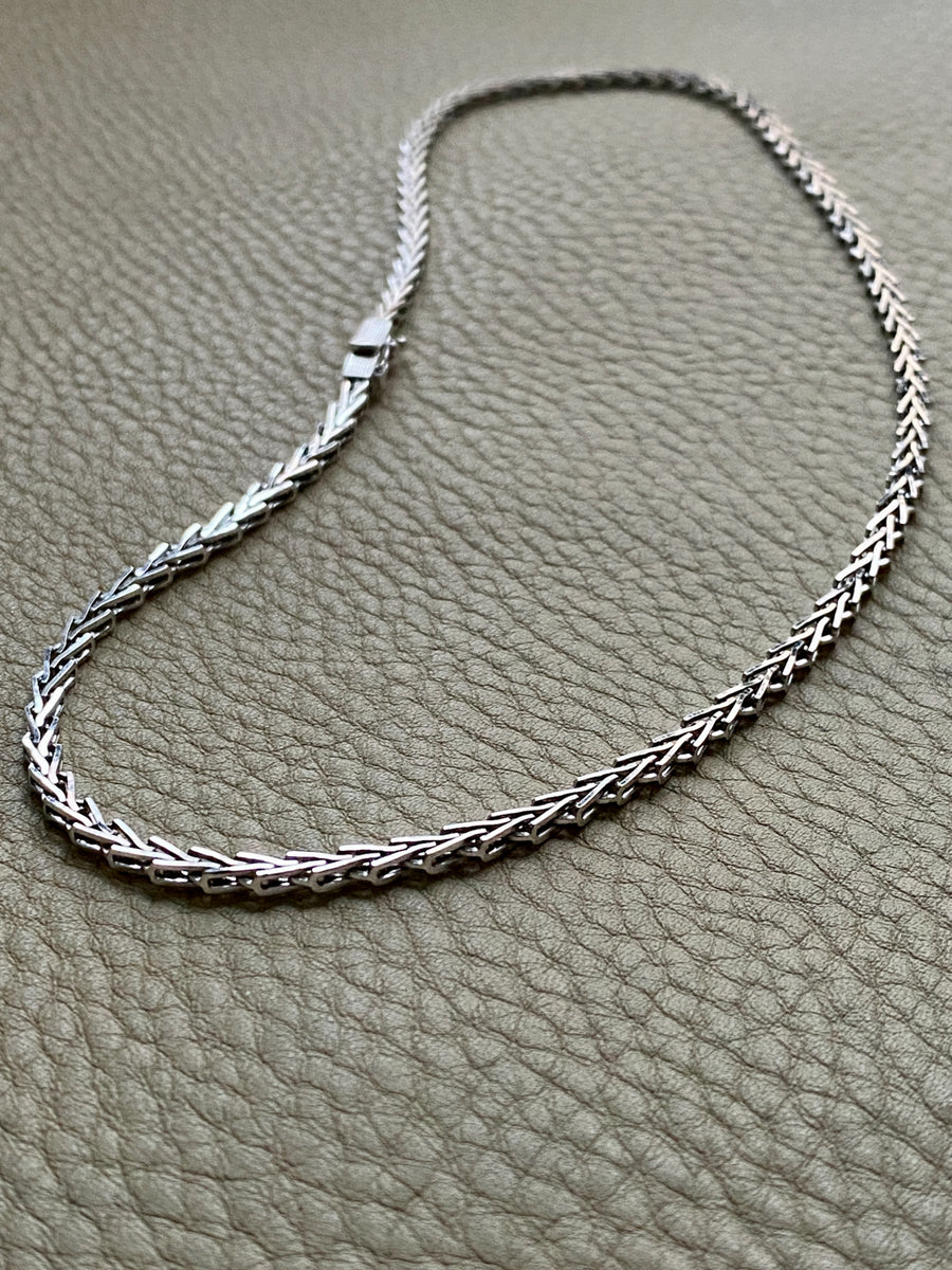 Vintage Italian 18k White Gold V-Link Necklace - 17 inch length