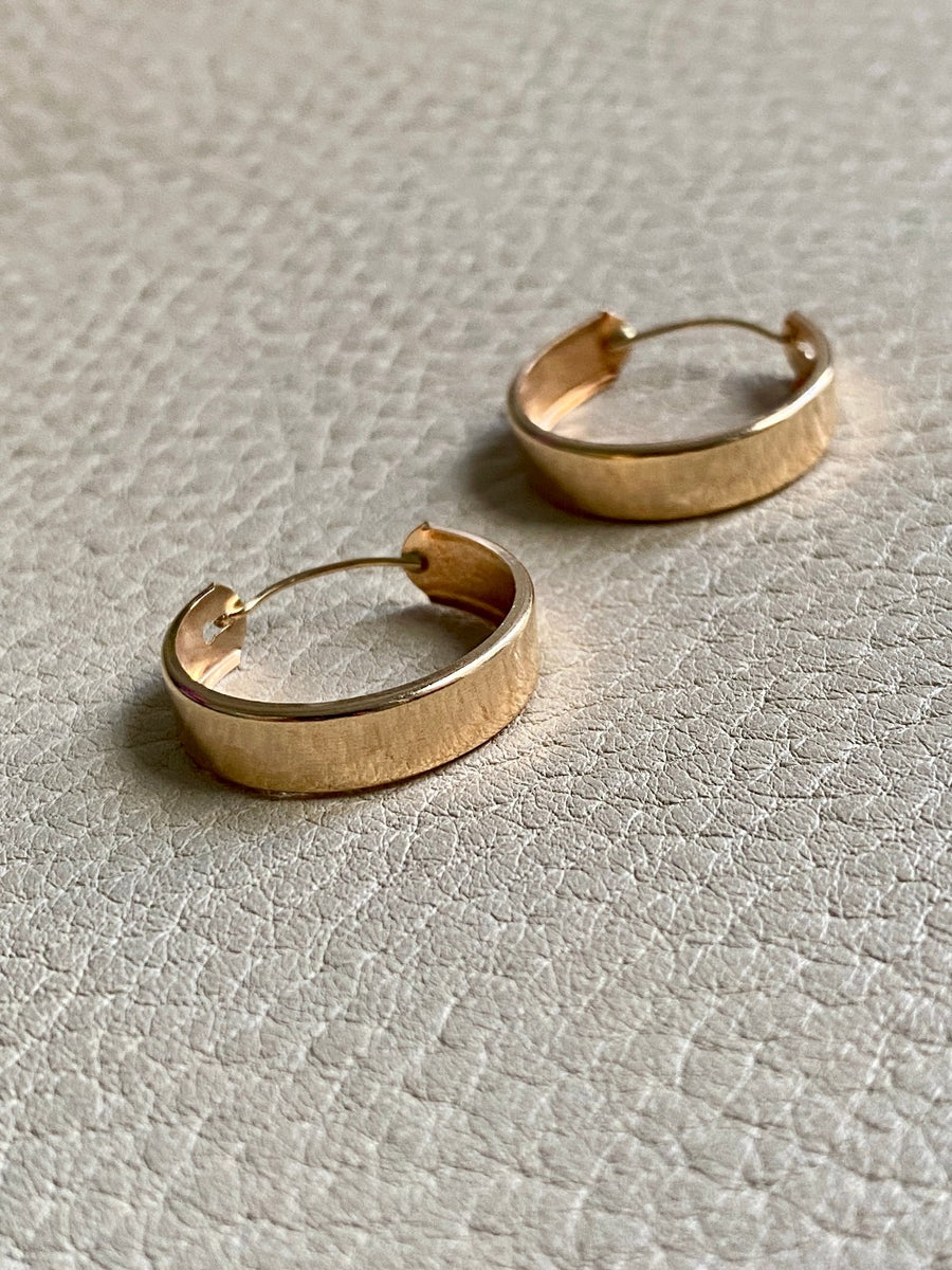 Classic 18k solid gold hoop earrings - just under 1 inch diameter