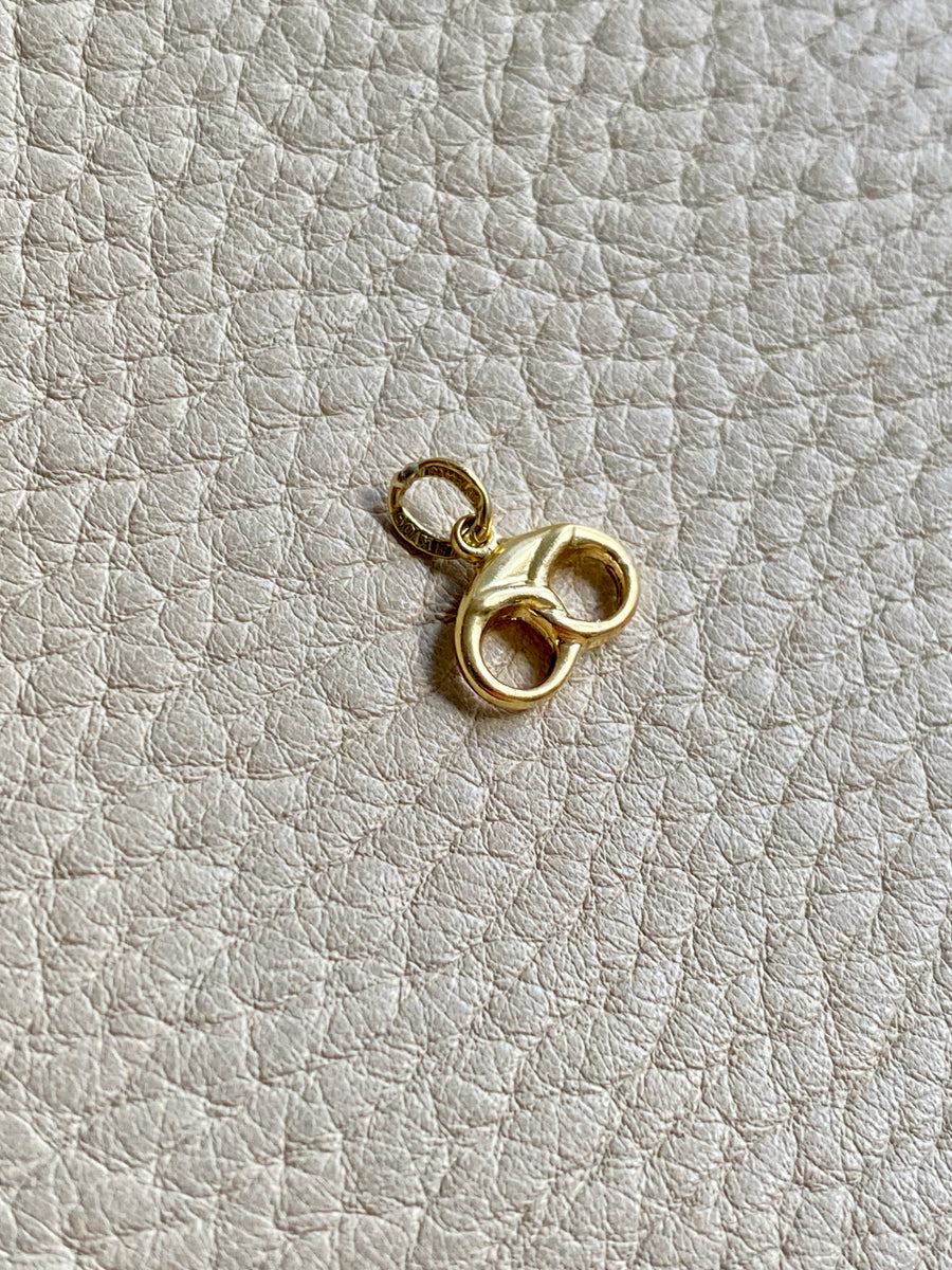 18k gold Swedish vintage charm or pendant - Pretzel - made 1923-1965