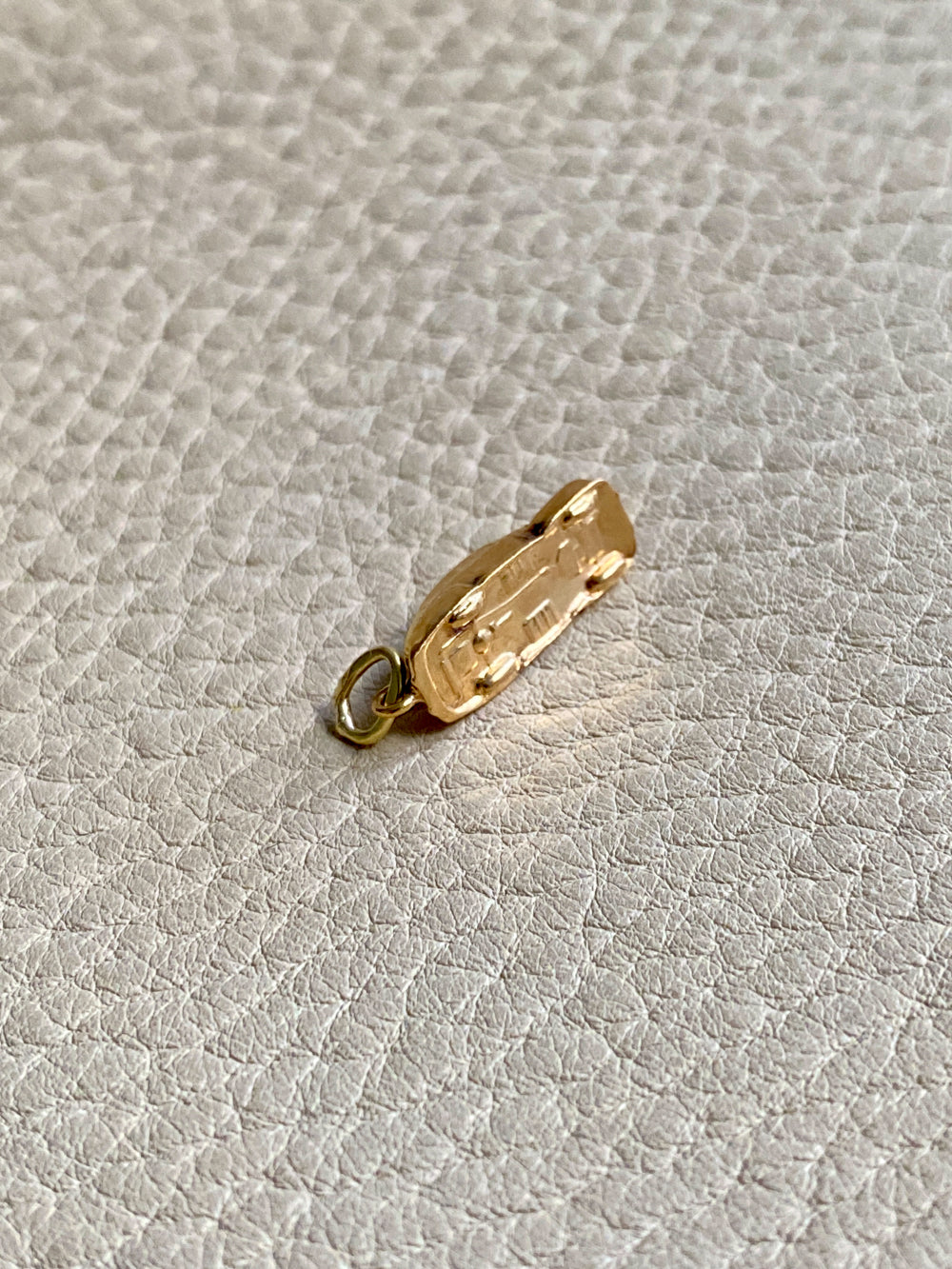 18k gold Swedish vintage charm or pendant - Vintage Car