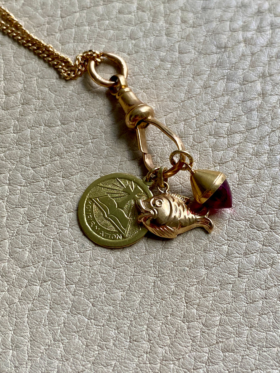 18k gold Swedish vintage charm or pendant - Acorn with Red Stone